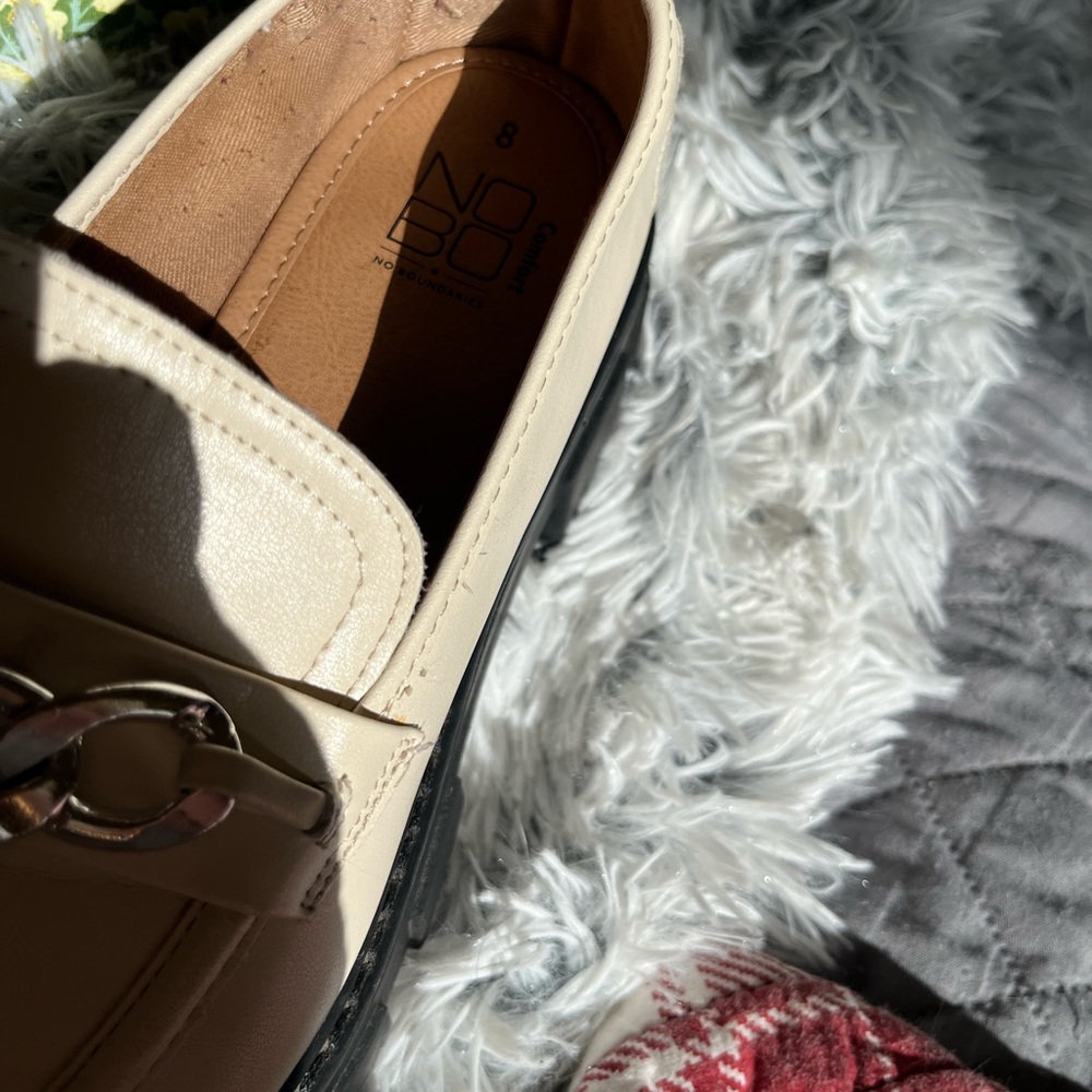 No Boundaries Cream Loafers with Chain Accent - Picture 10 of 11